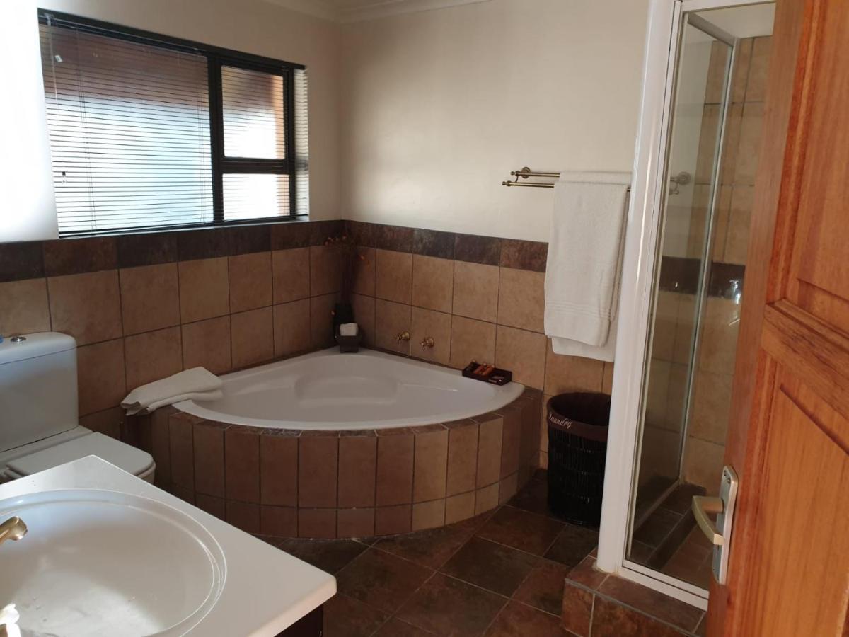 Wag N Bietjie Bush Lodge Heuningneskloof エクステリア 写真