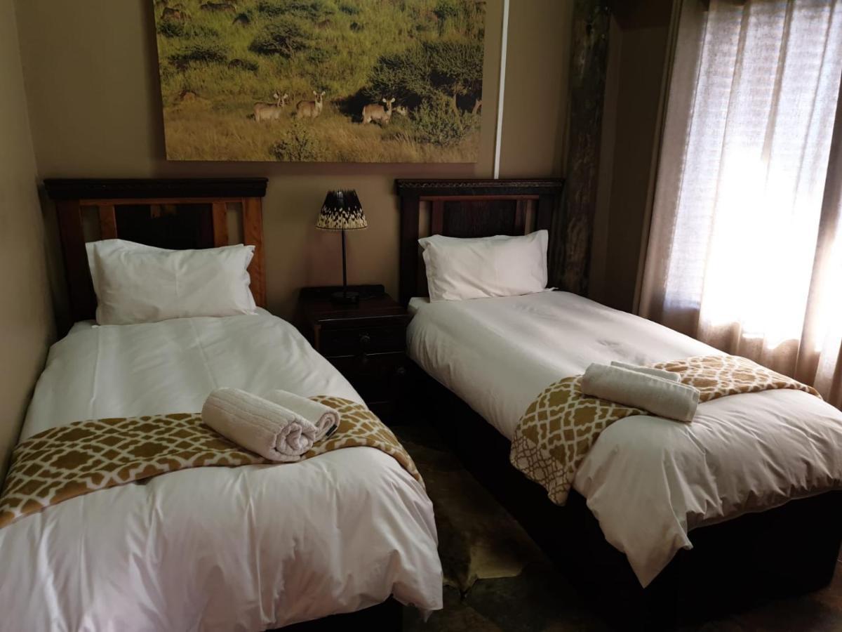 Wag N Bietjie Bush Lodge Heuningneskloof エクステリア 写真