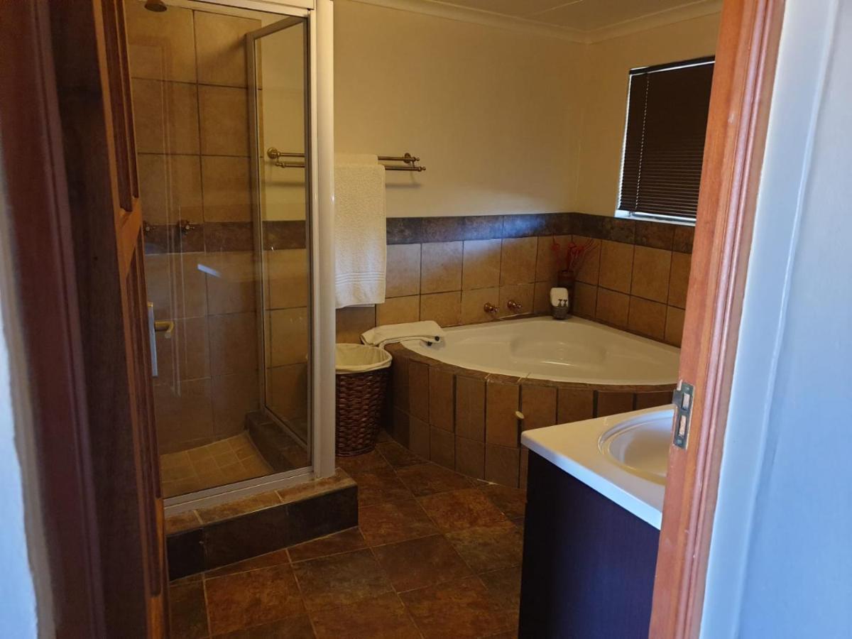 Wag N Bietjie Bush Lodge Heuningneskloof エクステリア 写真